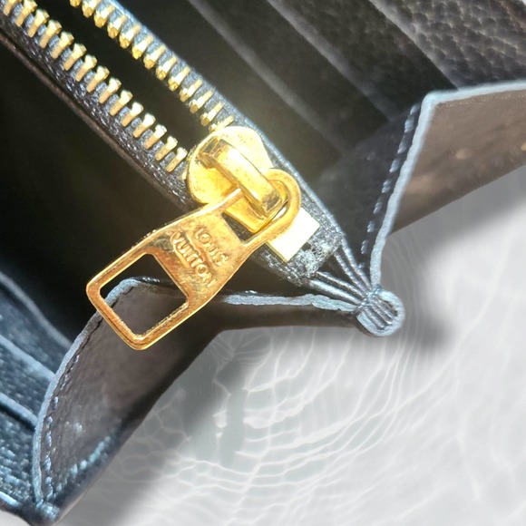 Authentic Louis Vuitton Sarah wallet - Picture 6 of 12
